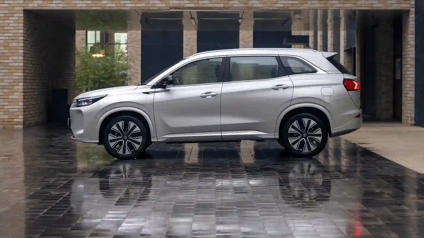 Новость EVOLUTE (Больше чем рестайлинг: первый тест обновлённого российского гибрида EVOLUTE i‑SPACE)