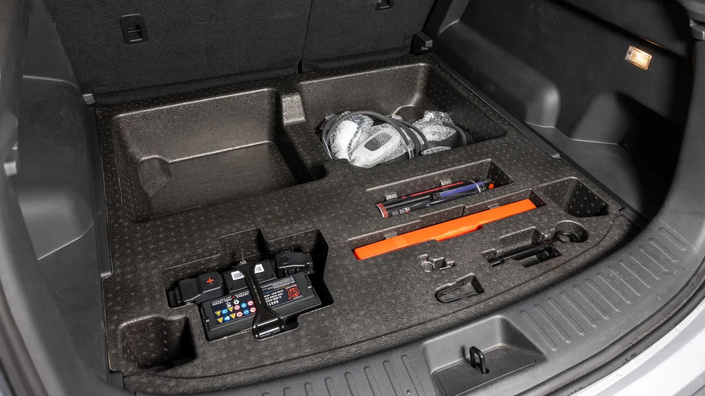 Новость EVOLUTE (Больше чем рестайлинг: первый тест обновлённого российского гибрида EVOLUTE i‑SPACE)